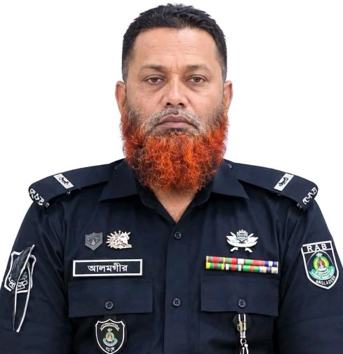 ফেনীতে মহাসড়কে তল্লাশিকালে ট্রাকচাপায় এসআরবি সদস্য নিহত
